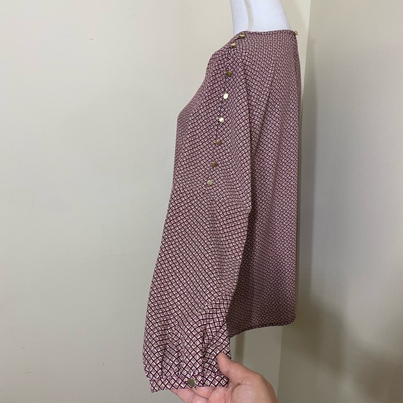 LIZ CLAIBORNE || Woman’s  Long Sleeve Button Accent Blouse size Medium - Picture 4 of 6